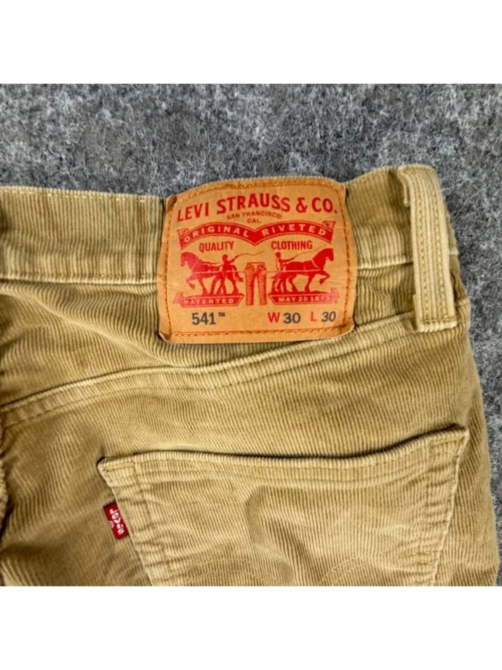 Vintage Levi's 541 Athletic Taper Corduroy Pants Mens 30x30 Tan Stretch Low Rise